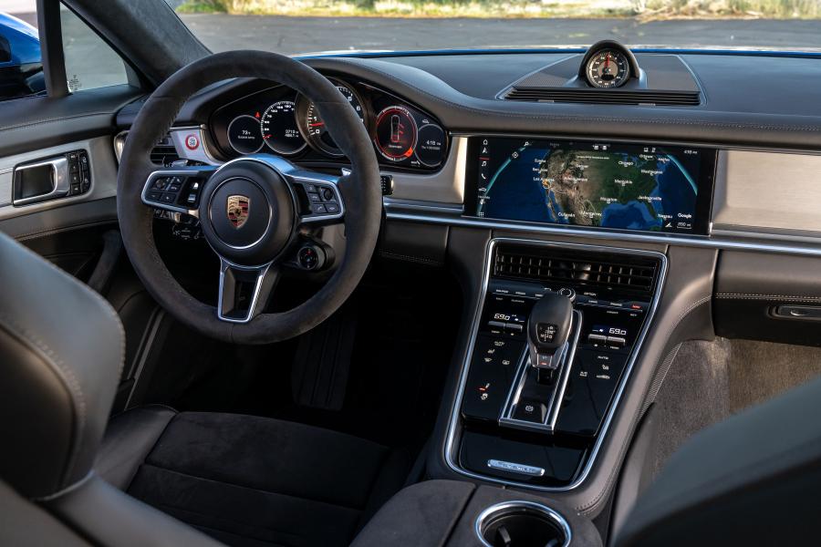 Торпедо Porsche Panamera GTS (971) 2019 года  (NA) (фото 29 из 40)